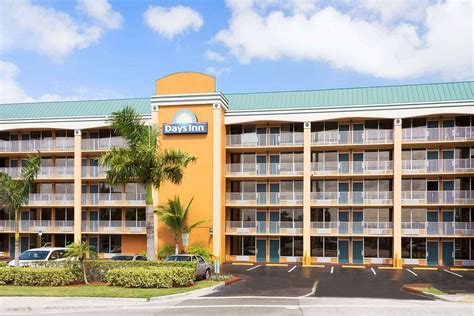 Well known to be one of Gay Fort Lauderdale's most popular gay resorts. . Days inn fort lauderdale